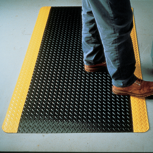 Wearwell® Diamond Plate SpongeCote# Floor Mat 2 Feet x 3 Feet